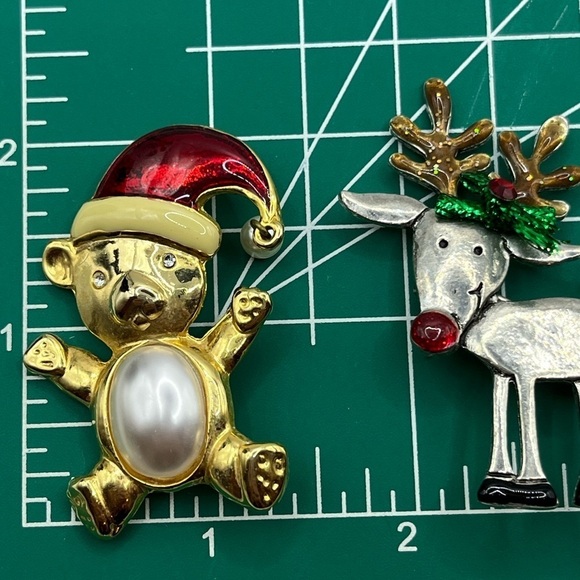 Vintage Christmas Brooch 5 Holly & Jingle Bells Santa Reindeer Tree Pin Lot - Picture 14 of 14
